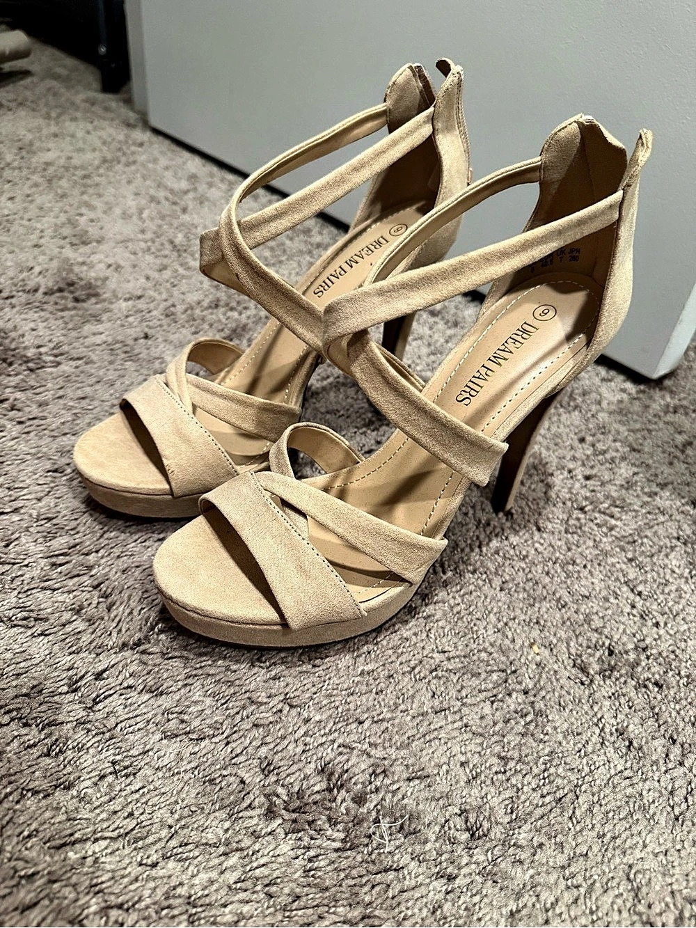 Strappy Heeled Sandals in Beige
